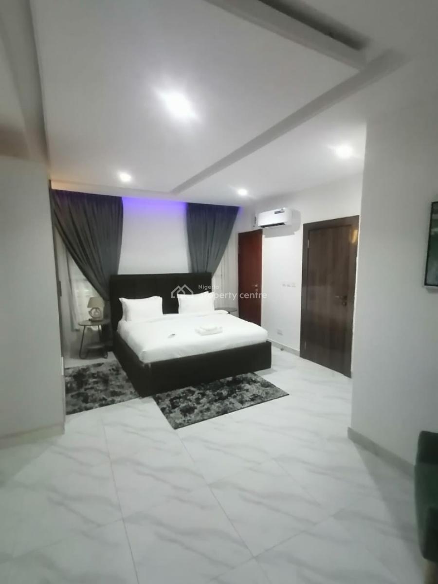 Brand New Serviced 2bed Flat +gym, Lift, Lounge, Gym, Pool, Lekki Phase 1, Lekki, Lagos, Flat / Apartment for Rent