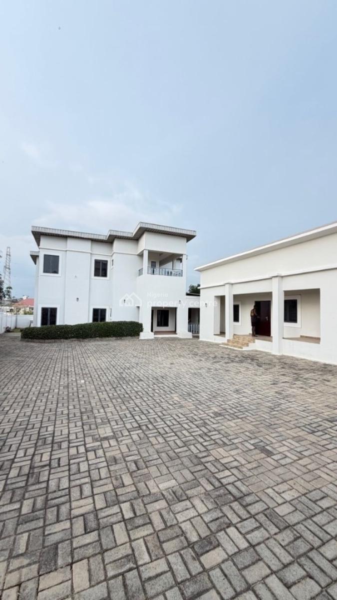5‑bedroom Detached Residence, Guzape District, Abuja, Detached Duplex for Sale