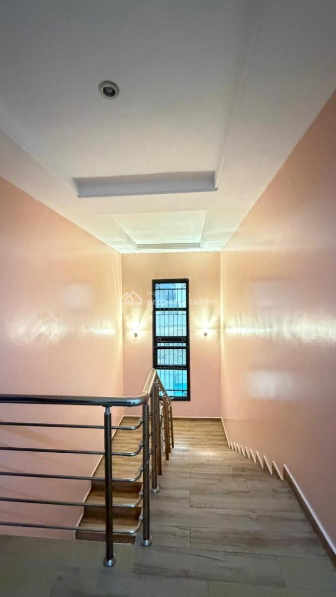5‑bedroom Detached Residence, Guzape District, Abuja, Detached Duplex for Sale
