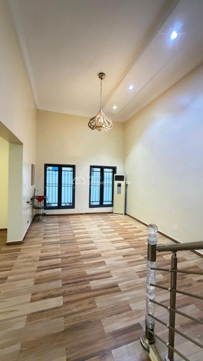 5‑bedroom Detached Residence, Guzape District, Abuja, Detached Duplex for Sale