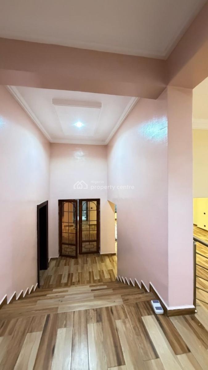 5‑bedroom Detached Residence, Guzape District, Abuja, Detached Duplex for Sale