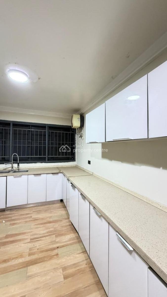 5‑bedroom Detached Residence, Guzape District, Abuja, Detached Duplex for Sale