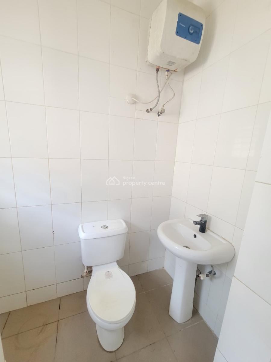 Clean and Very Spacious 3 Bedroom Apartment, Badore, Ajah, Lagos, Flat / Apartment for Rent
