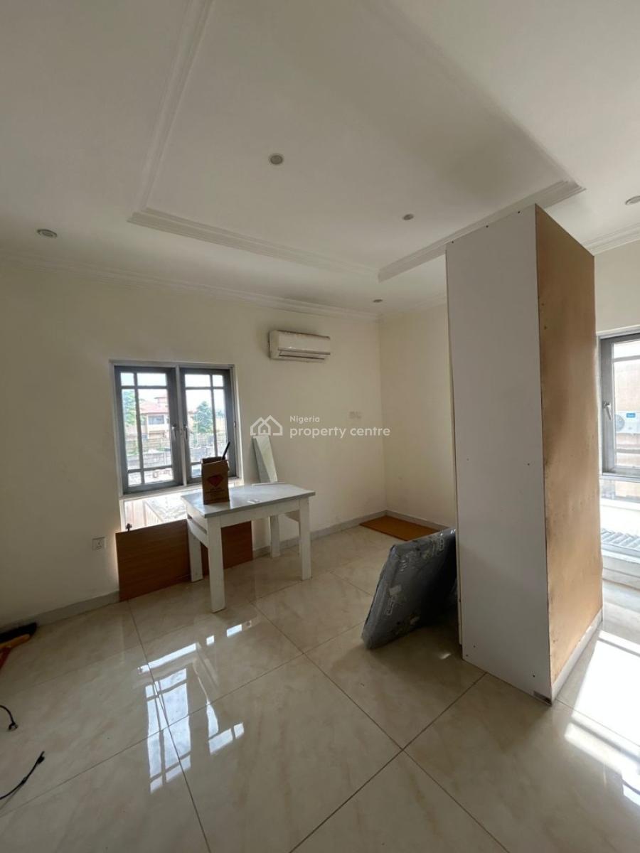 Serviced 2 to 3 Bedroom Apartment Fitted Kitchen and Large Sitting Roo, Lekki Phase 1, Lekki, Lagos, Flat / Apartment for Rent
