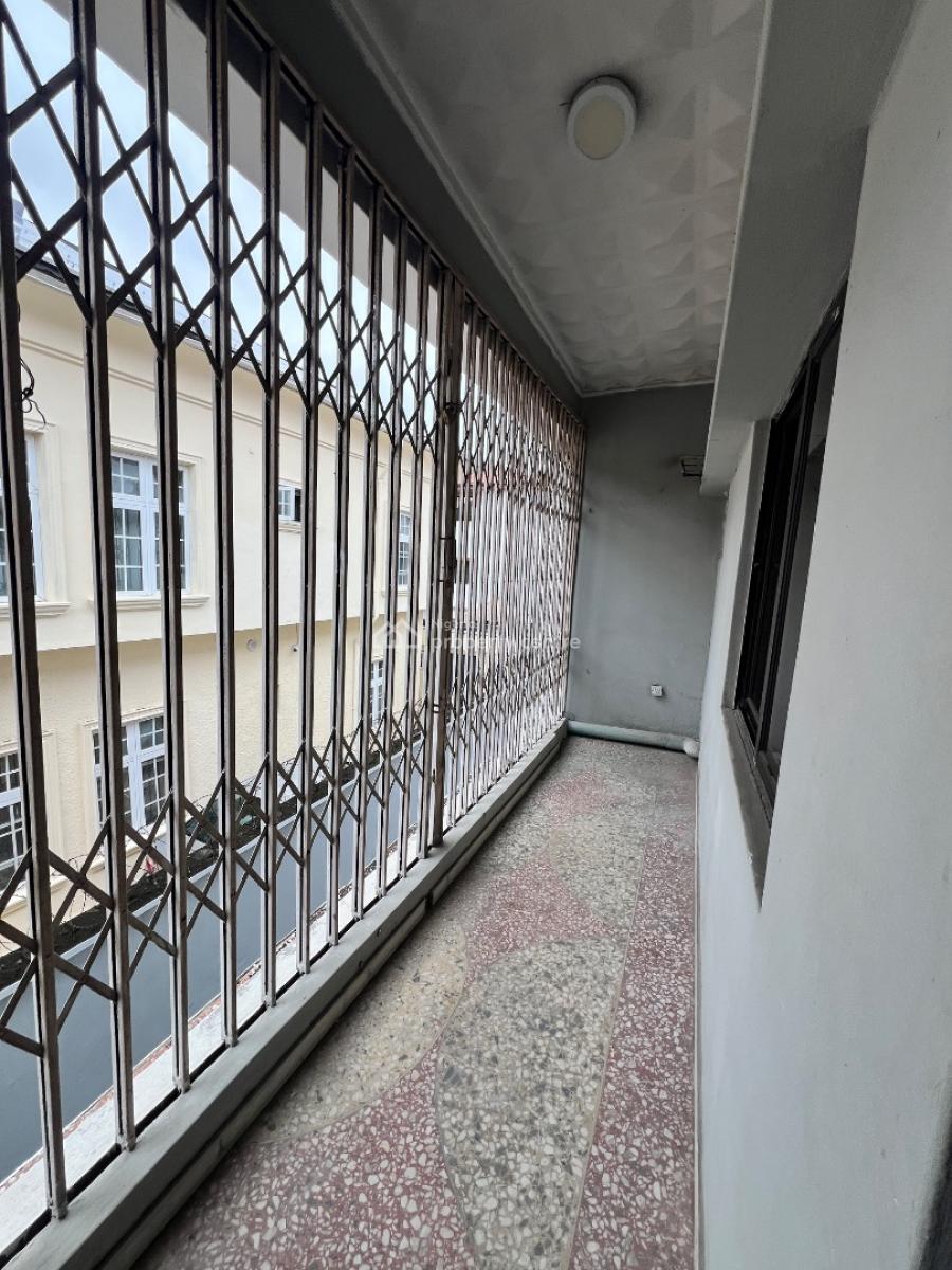 Spacious 1 Bedroom Self Contained, Off Admiralty Road, Lekki Phase 1, Lekki, Lagos, Flat / Apartment for Rent