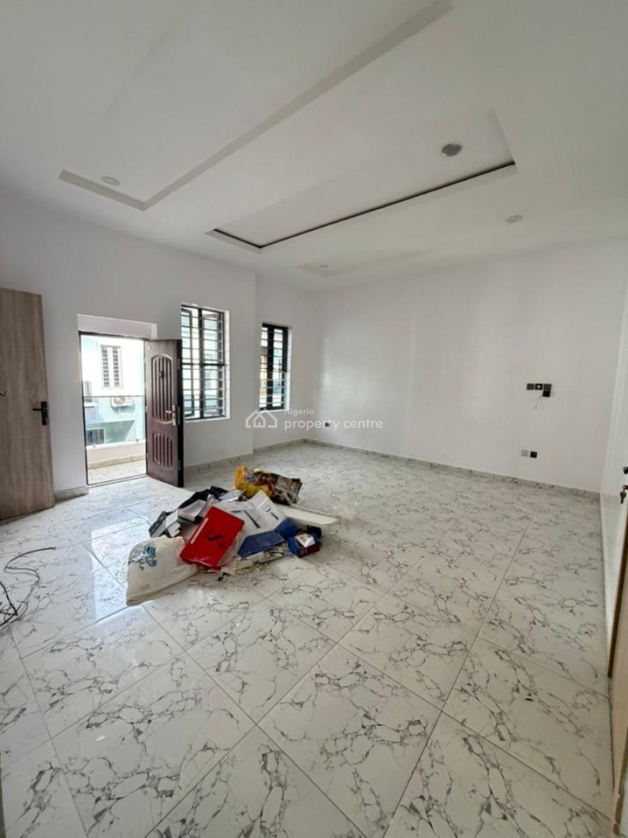 Spacious Master Bedroom, Royal Pine Estate, Orchid Road, Lekki, Lagos, Flat / Apartment for Rent