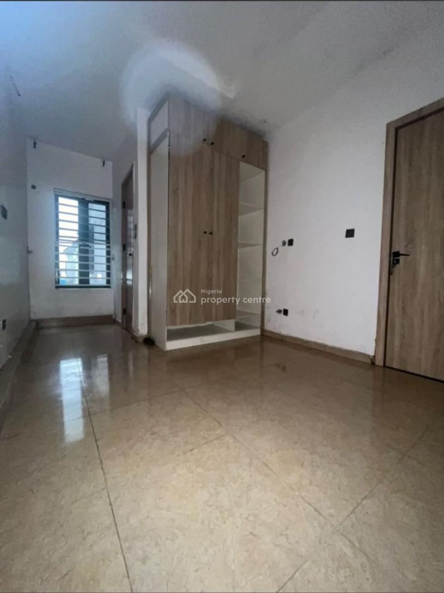 Room (upstairs) in a Shared Apartment, Royal Pine Estate, Orchid Road, Lekki, Lagos, Flat / Apartment for Rent