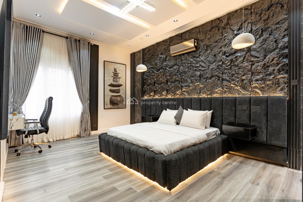 Luxury One Bedroom with a Mini Bar, Ps4 Pro, Balcony & Work Station, Admiralty Way, Lekki Phase 1, Lekki, Lagos, Mini Flat (room and Parlour) Short Let
