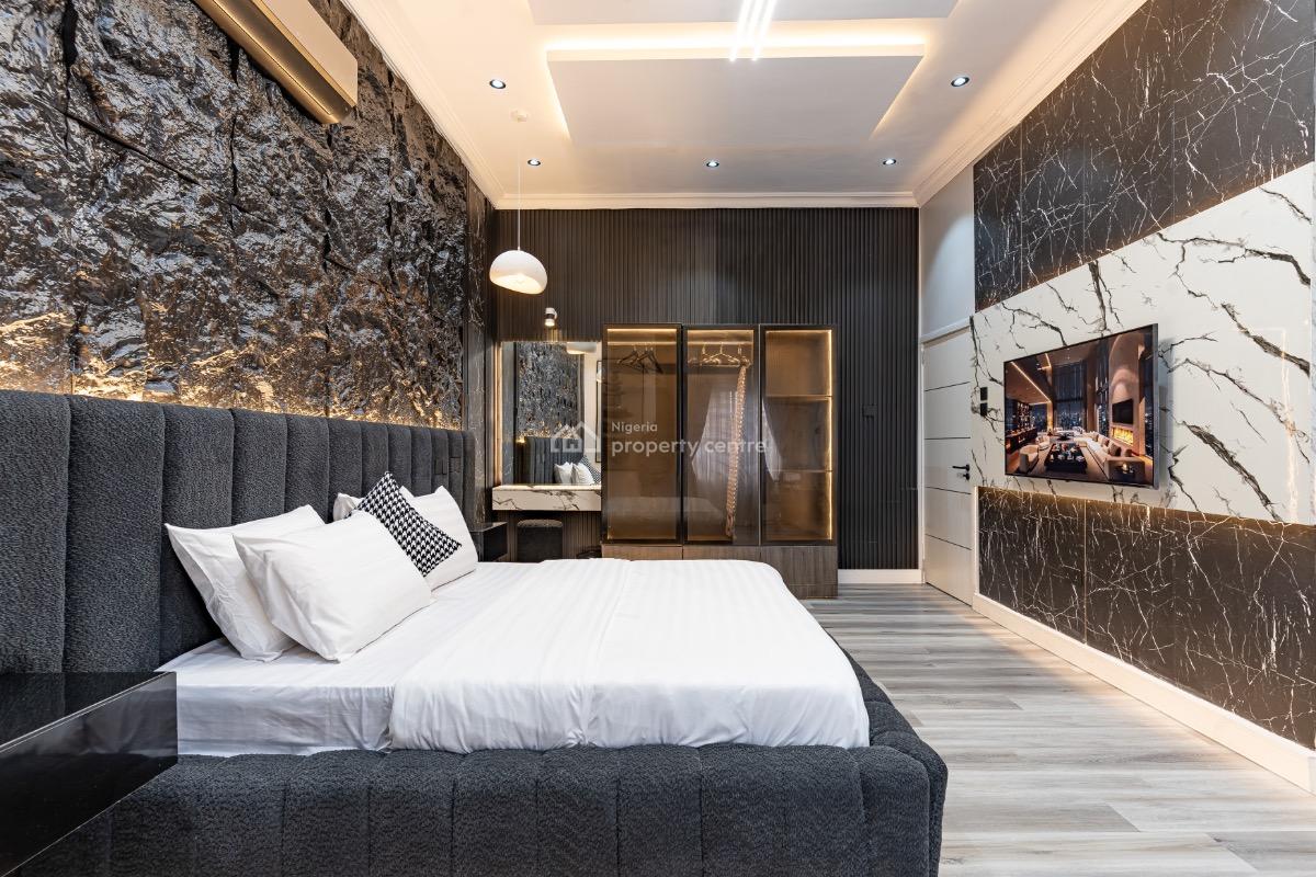 Luxury One Bedroom with a Mini Bar, Ps4 Pro, Balcony & Work Station, Admiralty Way, Lekki Phase 1, Lekki, Lagos, Mini Flat (room and Parlour) Short Let