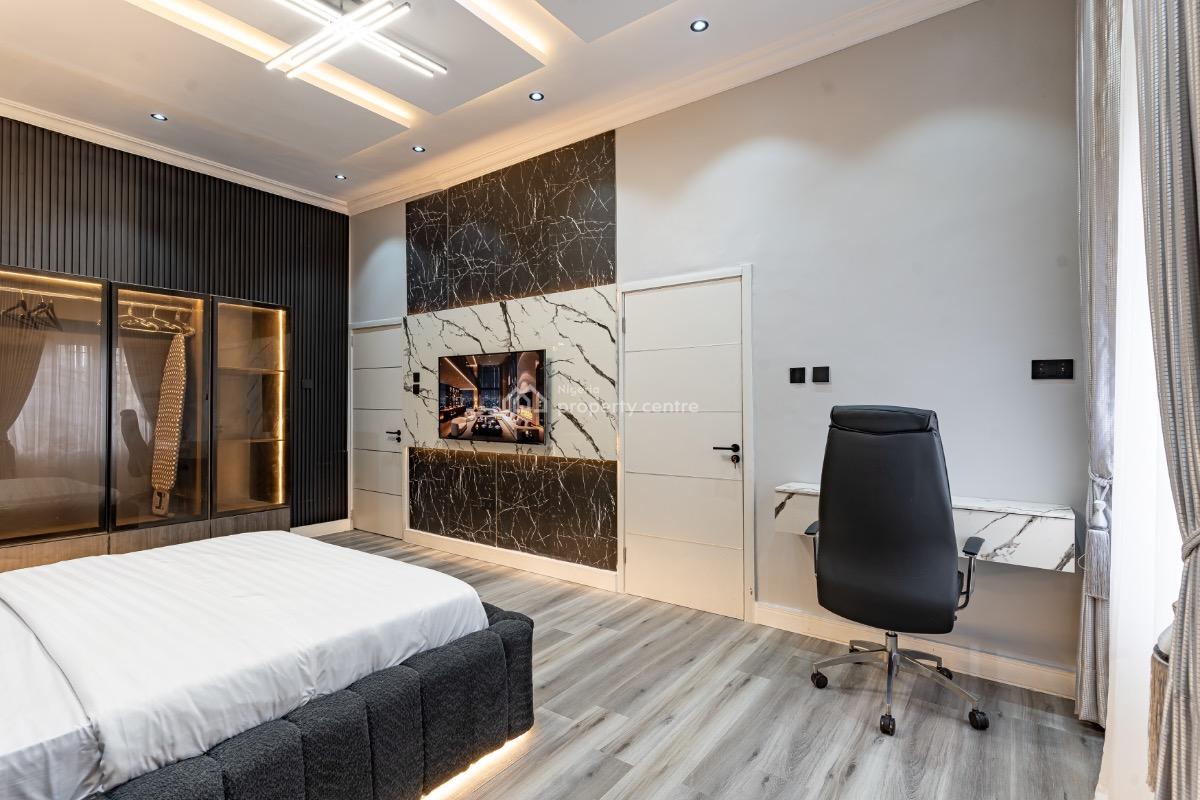 Luxury One Bedroom with a Mini Bar, Ps4 Pro, Balcony & Work Station, Admiralty Way, Lekki Phase 1, Lekki, Lagos, Mini Flat (room and Parlour) Short Let