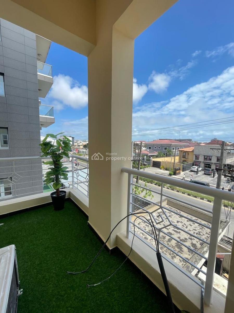 Lush 3 Bedroom Penthouse + Snooker, Ps5 & 3 Massive Balconies, Lekki Phase 1, Lekki, Lagos, Flat / Apartment Short Let