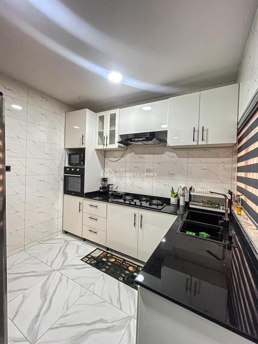 Lush 3 Bedroom Penthouse + Snooker, Ps5 & 3 Massive Balconies, Lekki Phase 1, Lekki, Lagos, Flat / Apartment Short Let