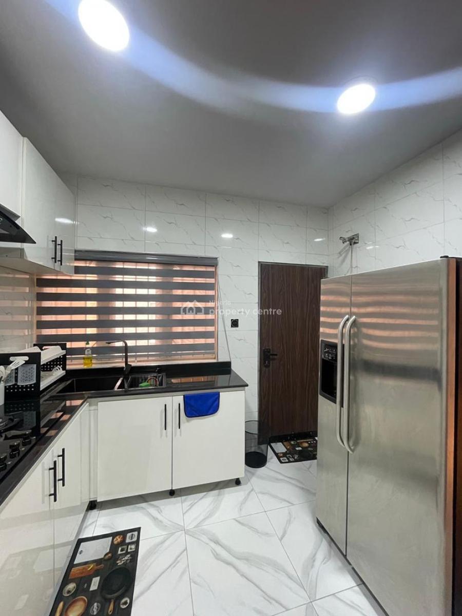 Lush 3 Bedroom Penthouse + Snooker, Ps5 & 3 Massive Balconies, Lekki Phase 1, Lekki, Lagos, Flat / Apartment Short Let