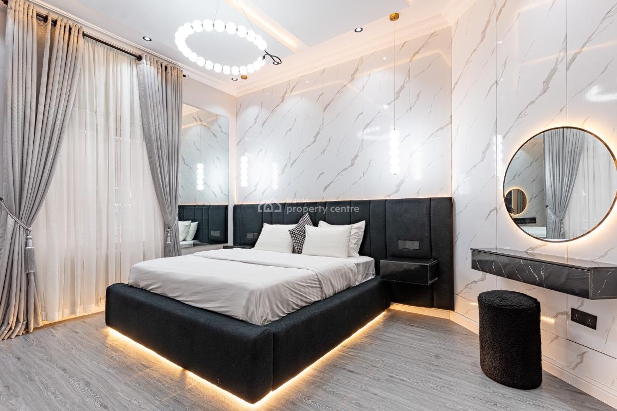 Luxury Spacious One Bedroom with Work Station, Ps4,mini Bar, Art Works, Admiralty Way, Lekki Phase 1, Lekki, Lagos, Mini Flat (room and Parlour) Short Let