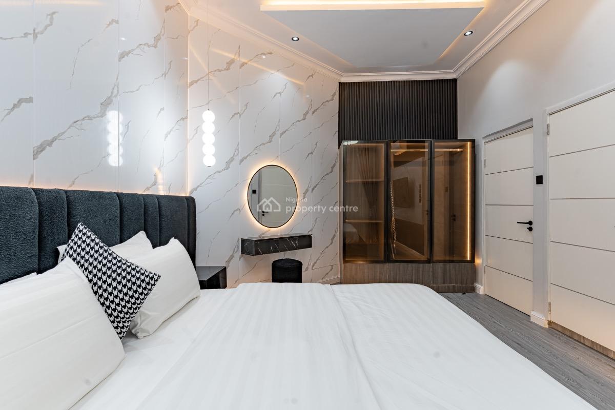 Luxury Spacious One Bedroom with Work Station, Ps4,mini Bar, Art Works, Admiralty Way, Lekki Phase 1, Lekki, Lagos, Mini Flat (room and Parlour) Short Let