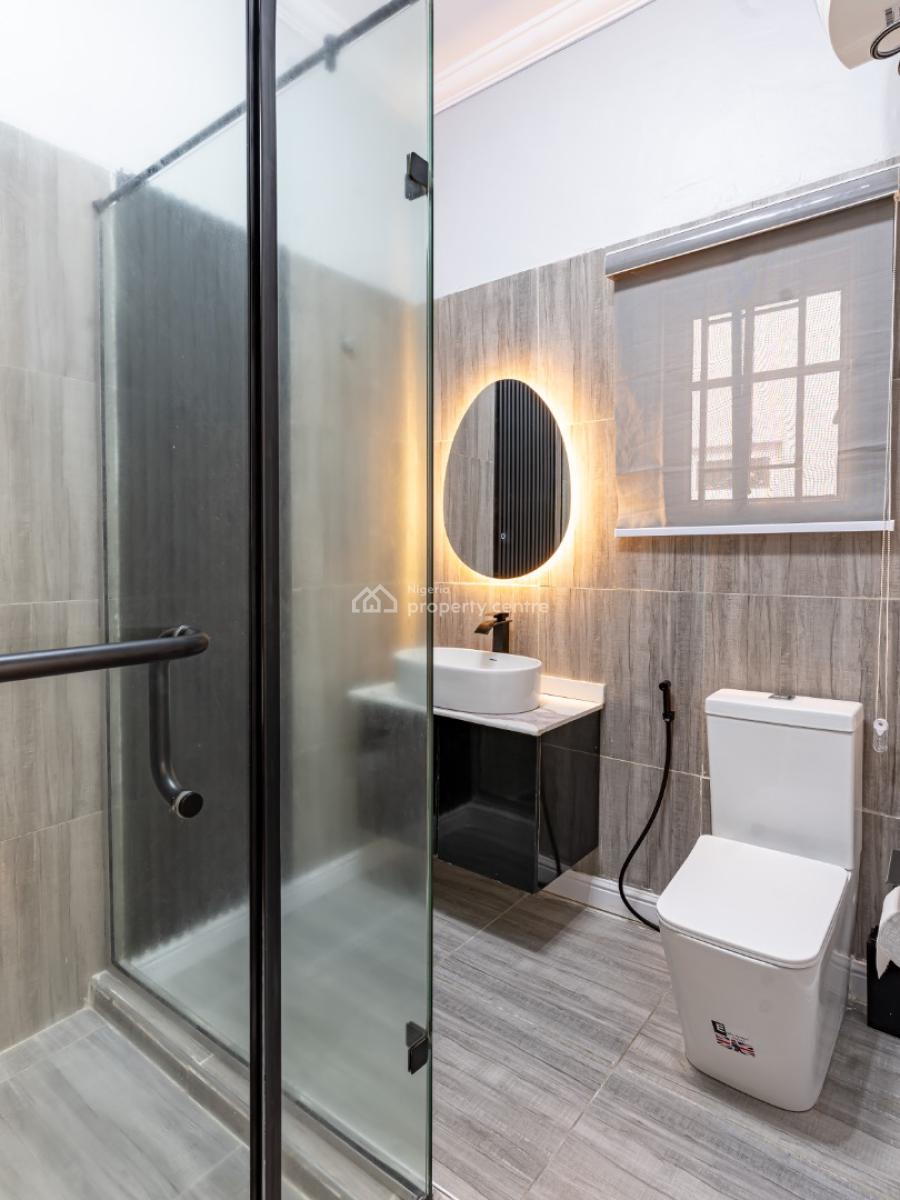 Luxury Spacious One Bedroom with Work Station, Ps4,mini Bar, Art Works, Admiralty Way, Lekki Phase 1, Lekki, Lagos, Mini Flat (room and Parlour) Short Let