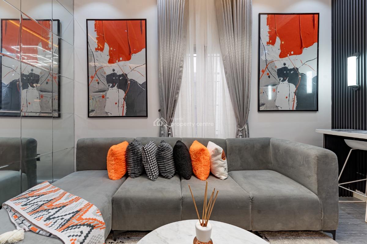 Luxury Spacious One Bedroom with Work Station, Ps4,mini Bar, Art Works, Admiralty Way, Lekki Phase 1, Lekki, Lagos, Mini Flat (room and Parlour) Short Let
