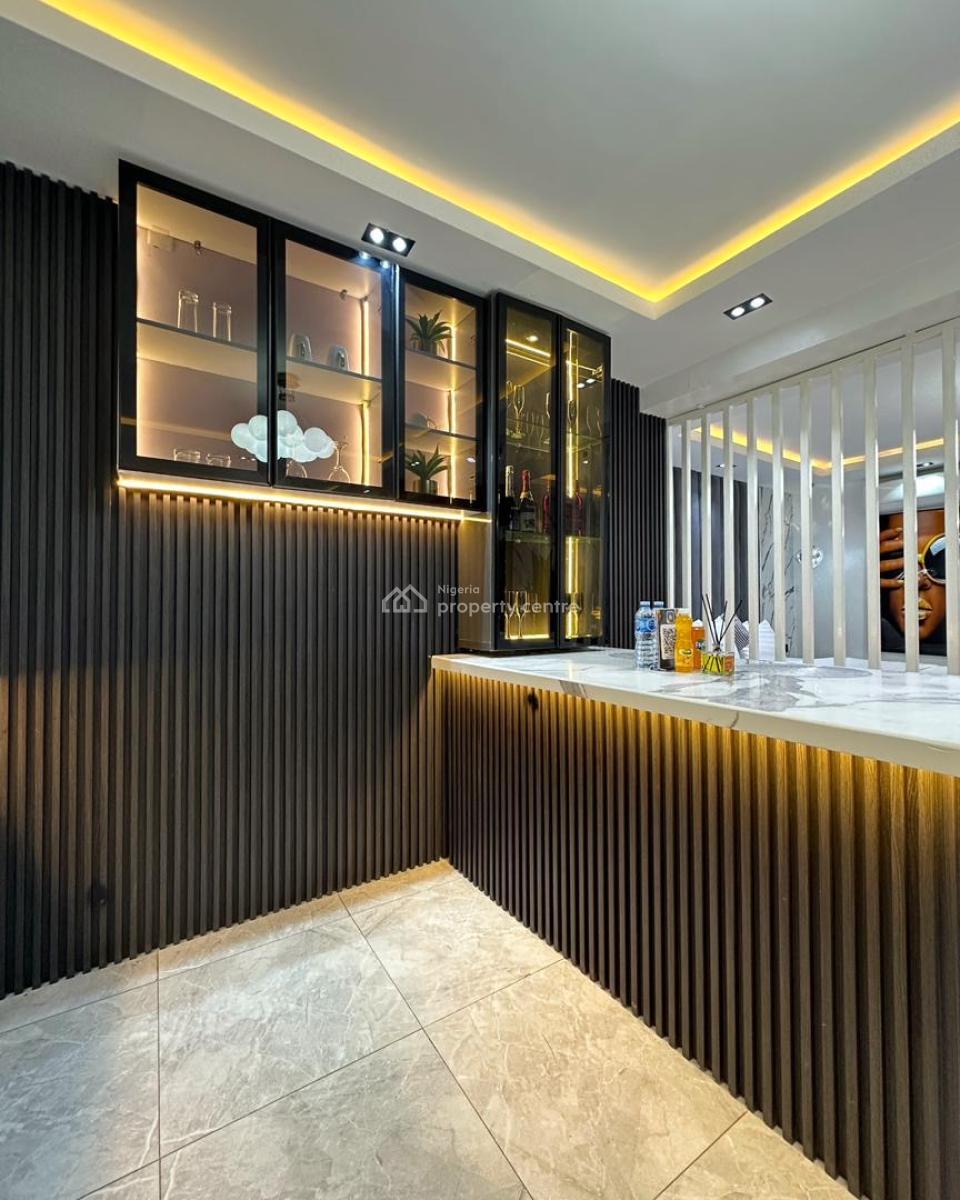 Luxury Spacious Studio Apartment with a Bar and Large Dining Area, Admiralty Road, Lekki Phase 1, Lekki, Lagos, Self Contain (single Rooms) Short Let