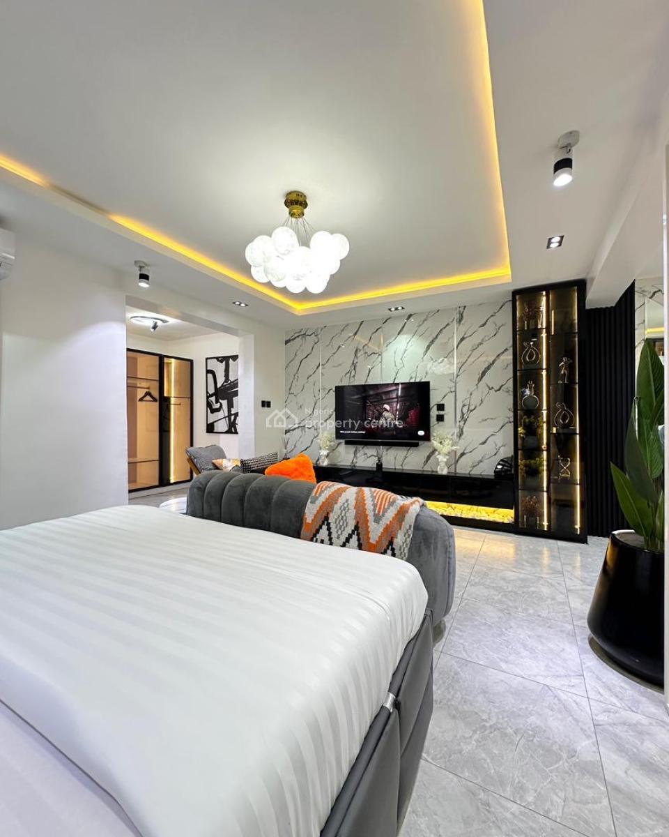 Luxury Spacious Studio Apartment with a Bar and Large Dining Area, Admiralty Road, Lekki Phase 1, Lekki, Lagos, Self Contain (single Rooms) Short Let