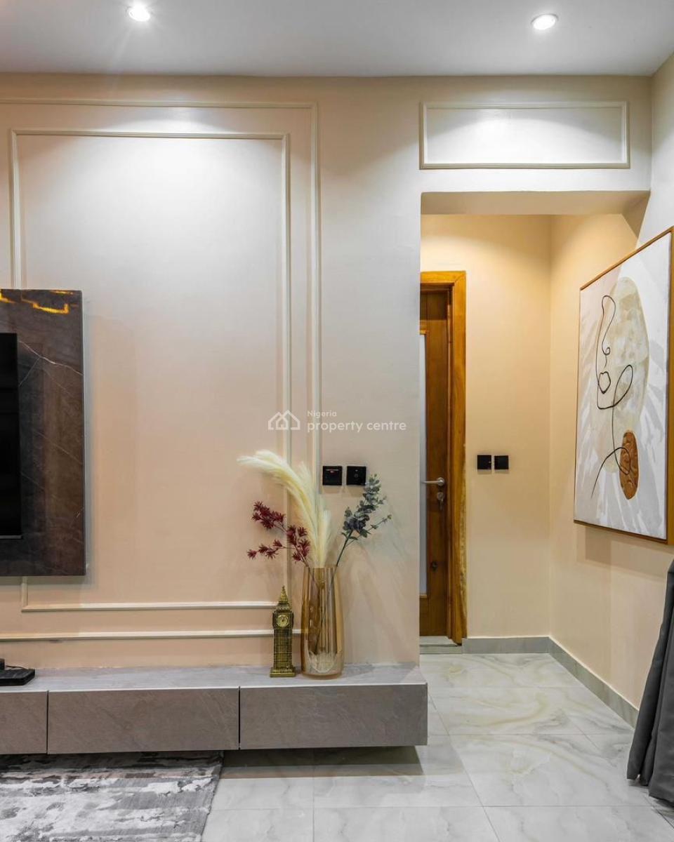 1 Bedroom Apartment with Swimming Pool and Ps5, Ezra Court, Lekki Phase 1, Lekki, Lagos, Flat / Apartment Short Let