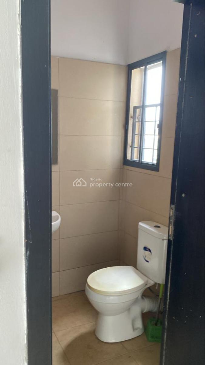 Upstairs Spacious Palour Space with Balcony and Tv Console, Oral Estate, Lekki Expressway, Lekki, Lagos, Self Contain (single Rooms) for Rent