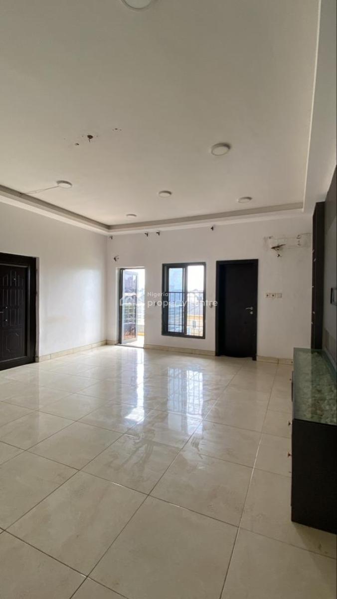 Upstairs Spacious Palour Space with Balcony and Tv Console, Oral Estate, Lekki Expressway, Lekki, Lagos, Self Contain (single Rooms) for Rent