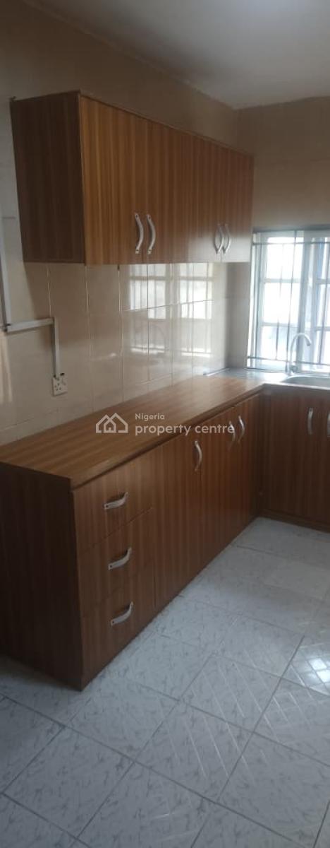 Newly Renovated  2 Units of 3 Bedroom Flats . Call Taiwo 08134527280, 12 Ajoke Street, Off Nnobi Street, Off Kilo Bus Stop, Surulere, Lagos, Itire-ikate, Surulere, Lagos, Flat / Apartment for Rent