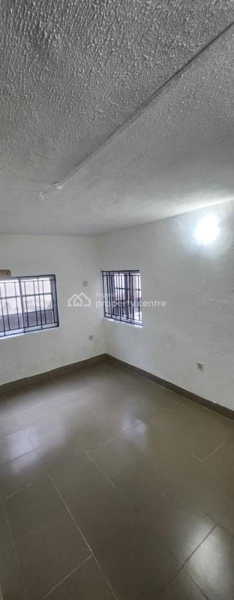 Newly Renovated  2 Units of 3 Bedroom Flats . Call Taiwo 08134527280, 12 Ajoke Street, Off Nnobi Street, Off Kilo Bus Stop, Surulere, Lagos, Itire-ikate, Surulere, Lagos, Flat / Apartment for Rent