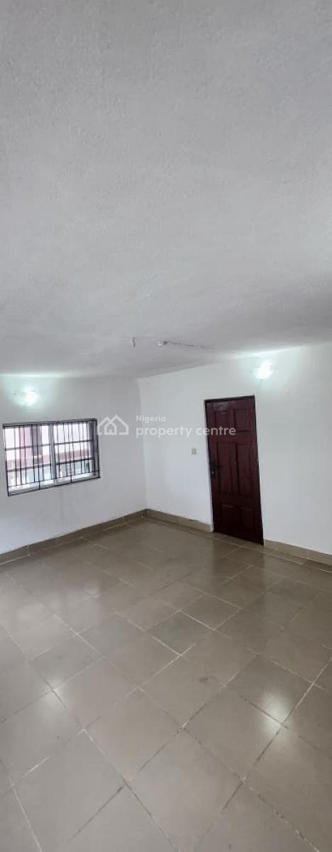 Newly Renovated  2 Units of 3 Bedroom Flats . Call Taiwo 08134527280, 12 Ajoke Street, Off Nnobi Street, Off Kilo Bus Stop, Surulere, Lagos, Itire-ikate, Surulere, Lagos, Flat / Apartment for Rent