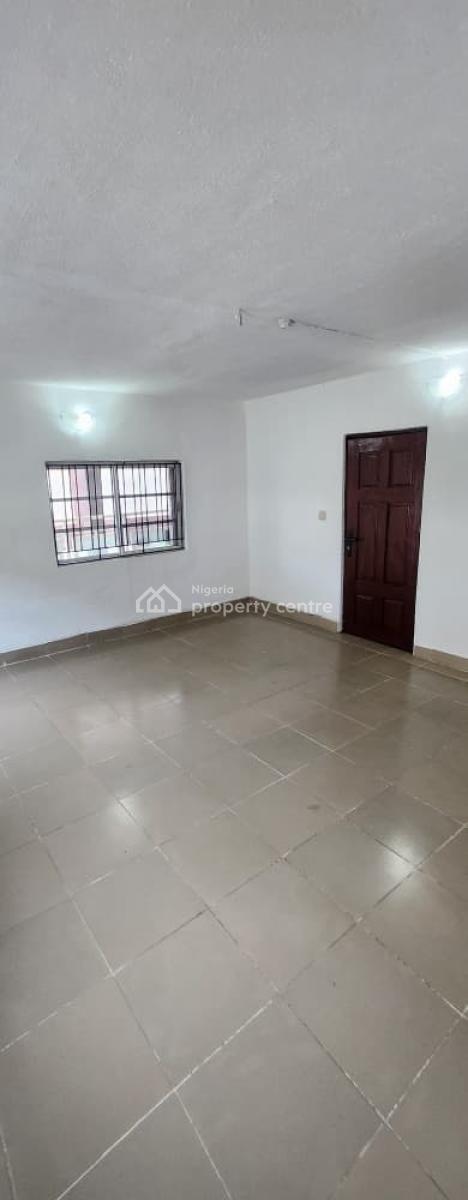 Newly Renovated  2 Units of 3 Bedroom Flats . Call Taiwo 08134527280, 12 Ajoke Street, Off Nnobi Street, Off Kilo Bus Stop, Surulere, Lagos, Itire-ikate, Surulere, Lagos, Flat / Apartment for Rent