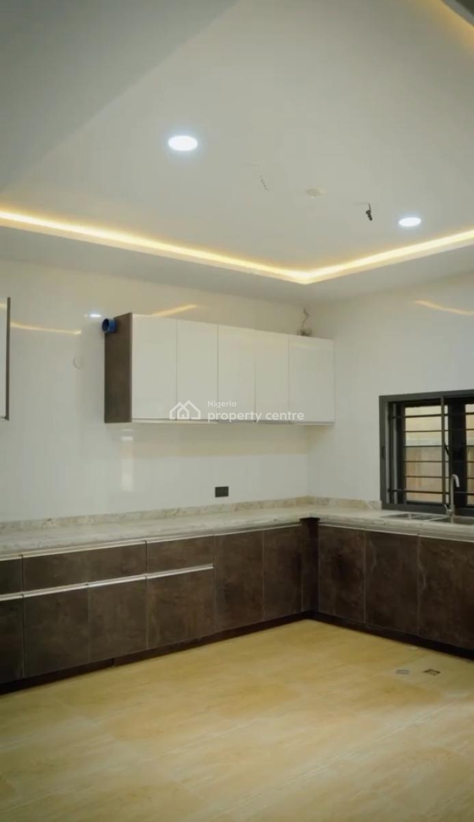Luxury 5 Bedroom Duplex with a Maid Room, Off Amaka Mall, Guzape District, Abuja, Semi-detached Duplex for Sale