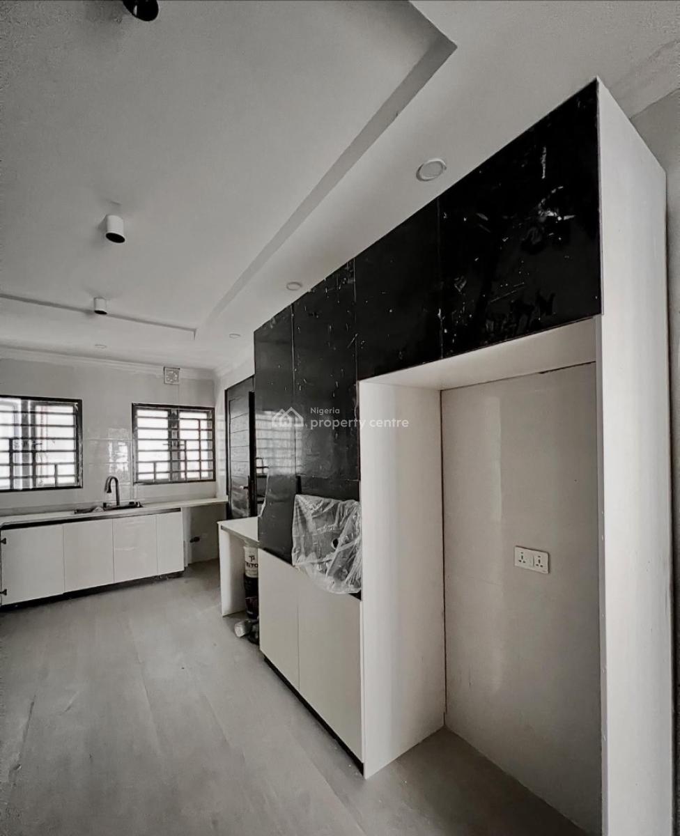 Fully Serviced 4 Bedroom Apartment with Bq, Lekki Phase 1, Lekki, Lagos, House for Sale