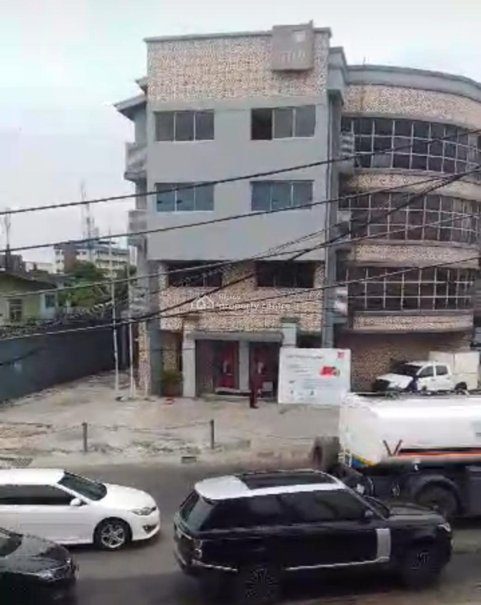a Commercial Building on 3 Floors, Anthony, Maryland, Lagos, Office Space for Rent