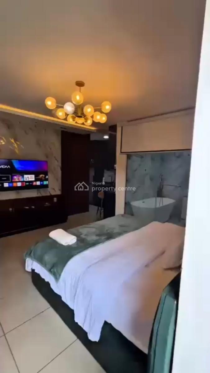 Luxury 1-bedroom Apartment in a Serene Environment, Osapa, Lekki, Lagos, Flat / Apartment Short Let
