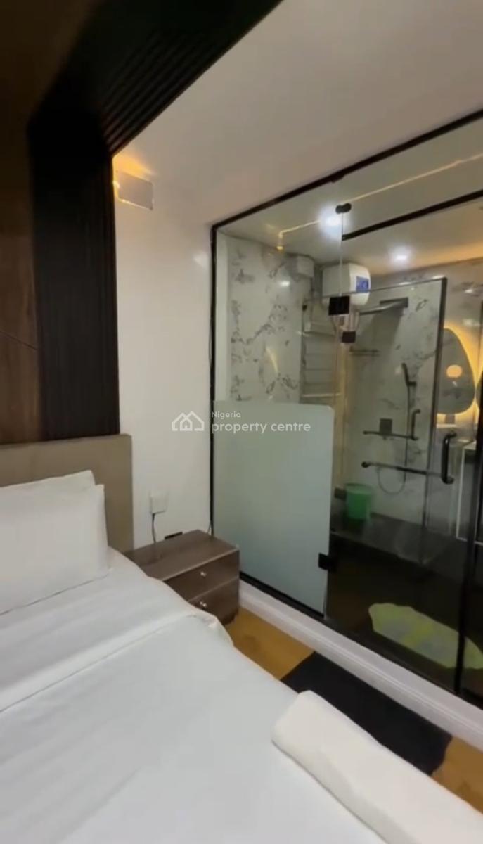 Tastefully Furnished 1-bedroom Apartment, Lekki Phase 1, Lekki, Lagos, Flat / Apartment Short Let