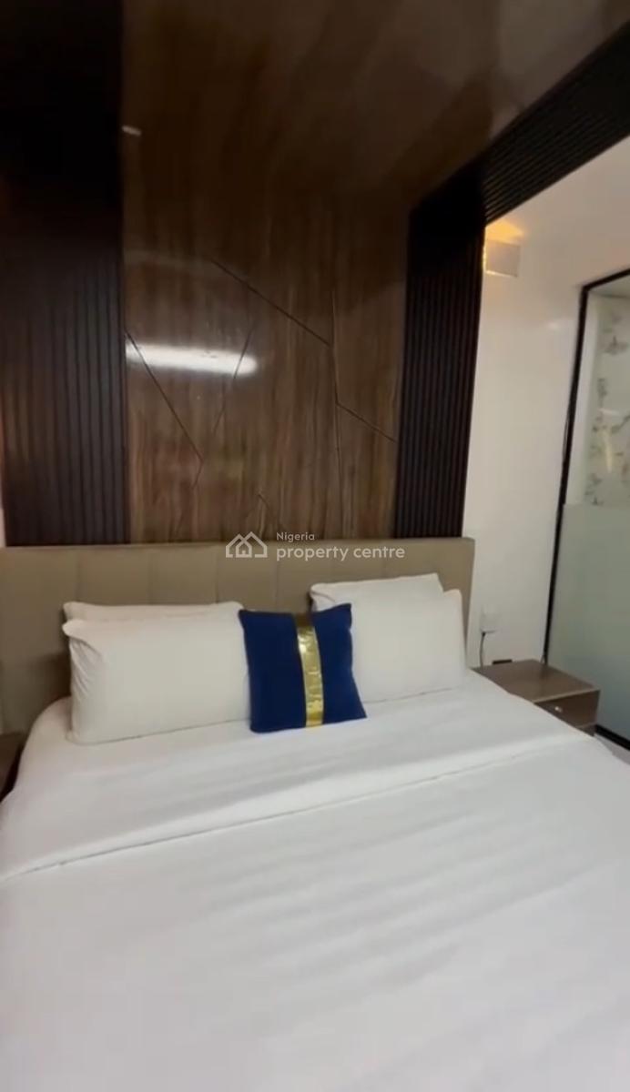 Tastefully Furnished 1-bedroom Apartment, Lekki Phase 1, Lekki, Lagos, Flat / Apartment Short Let