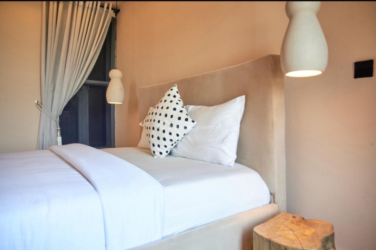 Clean and Cozy 2-bedroom Apartment W/ Fast Wi-fi +pool and Gym, Lekki Phase 1, Lekki, Lagos, Flat / Apartment Short Let