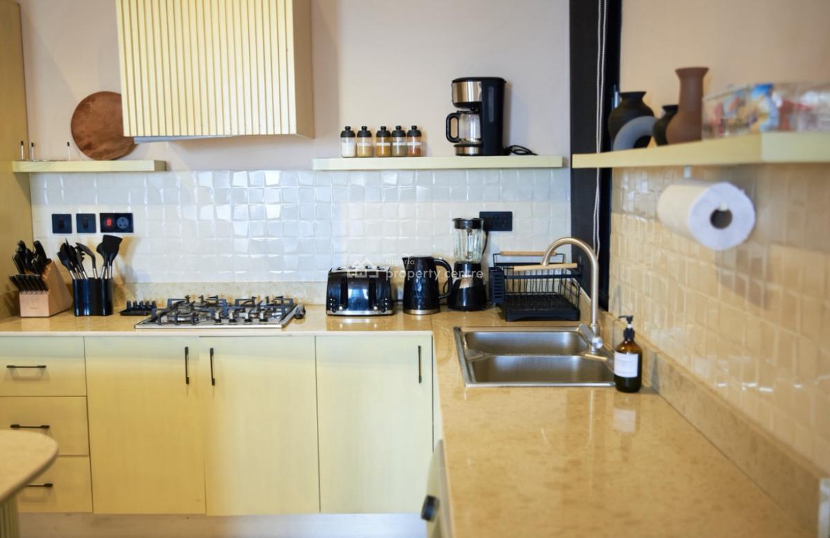 Clean and Cozy 2-bedroom Apartment W/ Fast Wi-fi +pool and Gym, Lekki Phase 1, Lekki, Lagos, Flat / Apartment Short Let