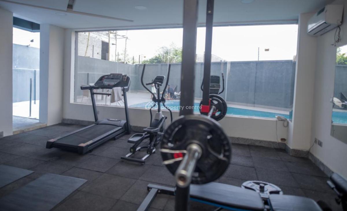 Contemporary 1-bedroom Condo Fit W/ Fast Wi-fi +pool and Gym, Lekki Phase 1, Lekki, Lagos, Flat / Apartment Short Let