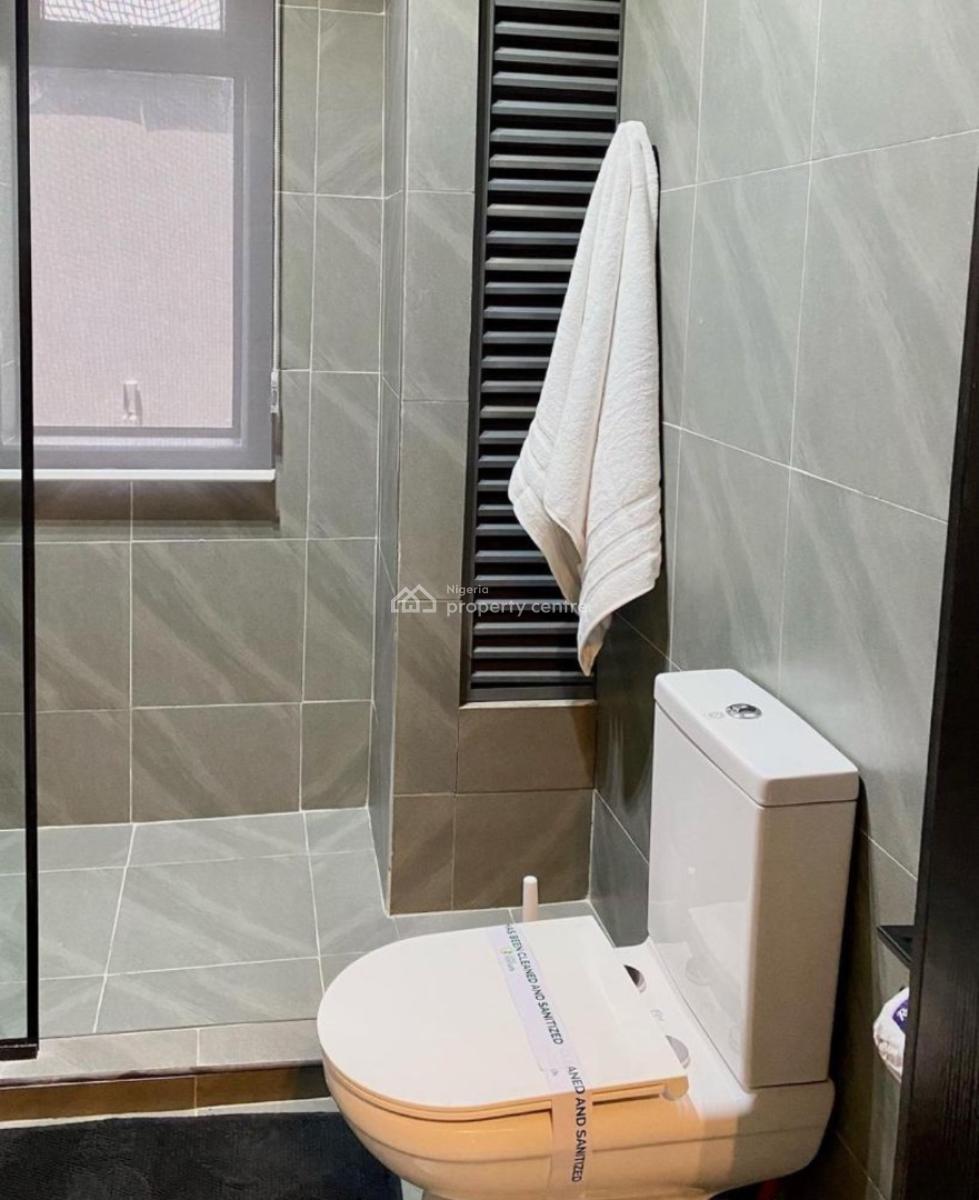 Contemporary 1-bedroom Condo Fit W/ Fast Wi-fi +pool and Gym, Lekki Phase 1, Lekki, Lagos, Flat / Apartment Short Let