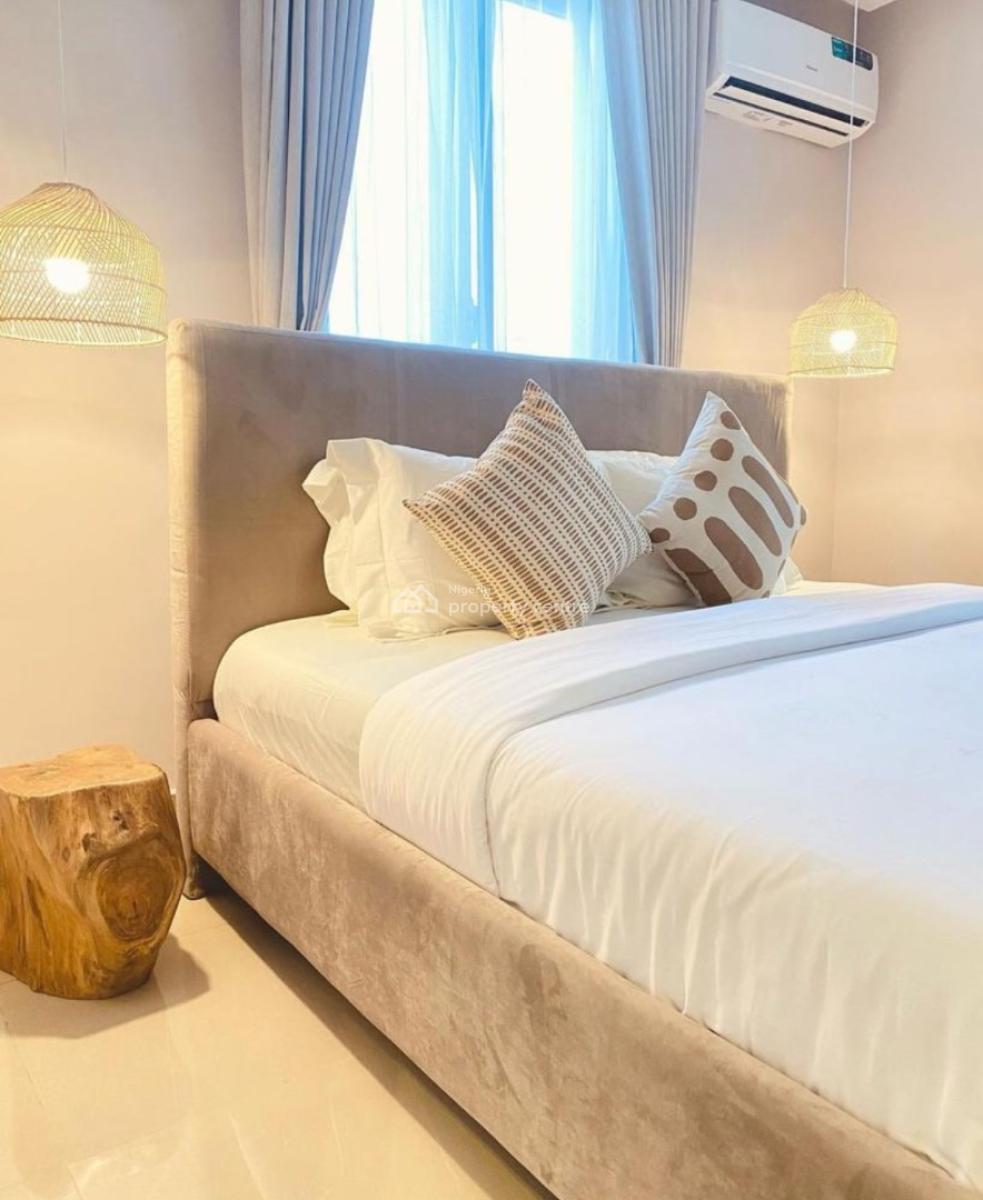 Contemporary 1-bedroom Condo Fit W/ Fast Wi-fi +pool and Gym, Lekki Phase 1, Lekki, Lagos, Flat / Apartment Short Let