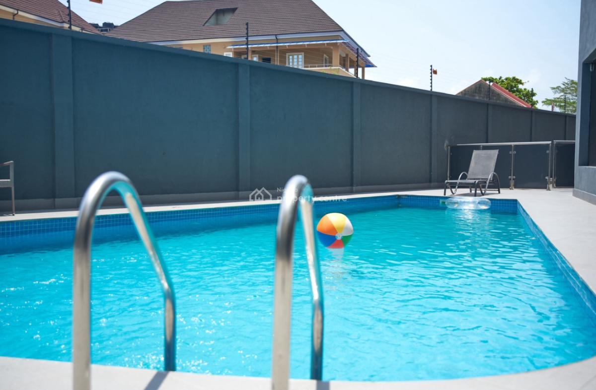 Spacious Earth Toned 2-bedroom W/ Fast Wi-fi +pool and Gym, Lekki Phase 1, Lekki, Lagos, Flat / Apartment Short Let