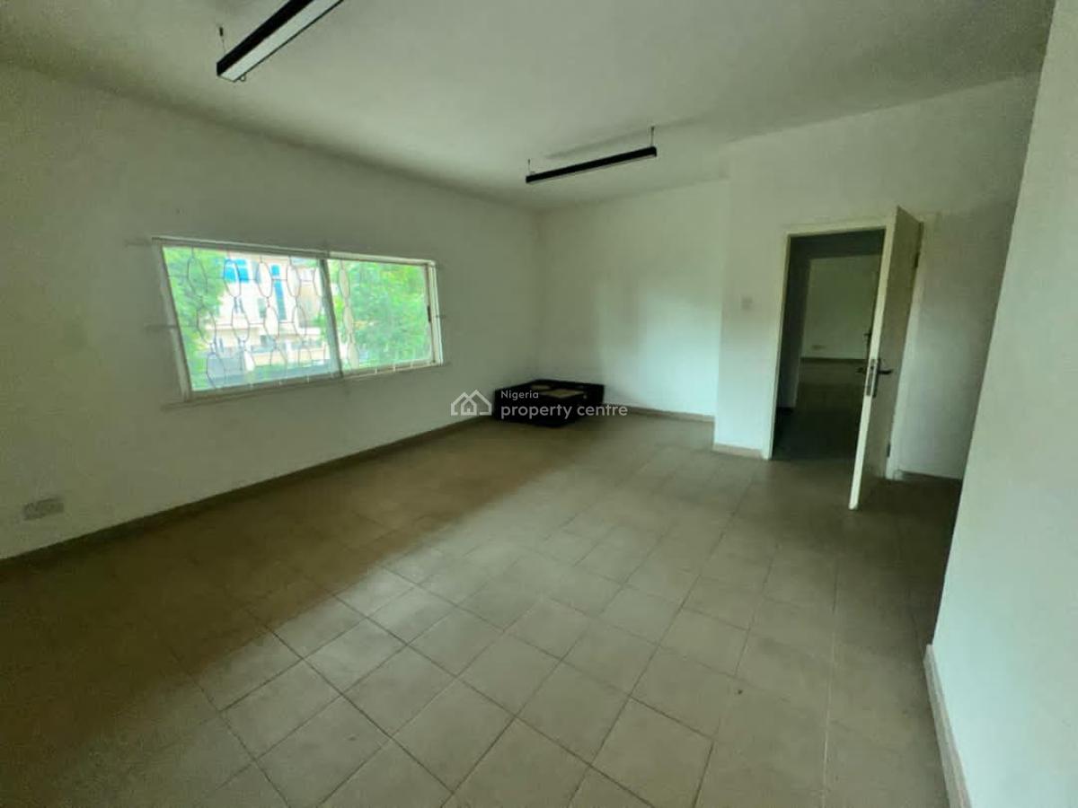 Detached Building - 5 Rooms, 2 Hall on 1800sqm, Off Isaac John Street, Ikeja Gra,, Ikeja Gra, Ikeja, Lagos, Detached Duplex for Rent