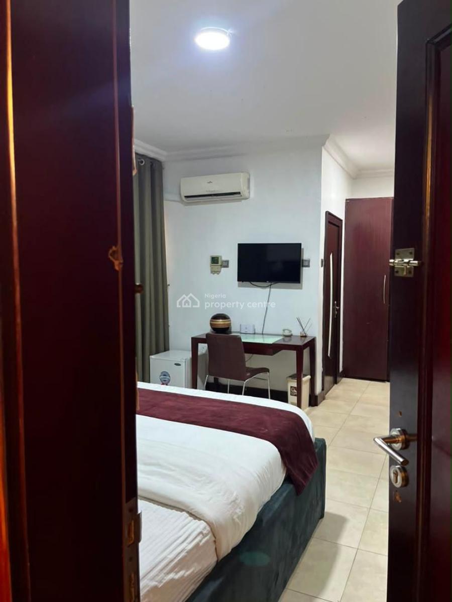 Fully Serviced & Furnished 2-bedroom Apartment, Lekki Phase 1, Lekki, Lagos, Flat / Apartment for Rent