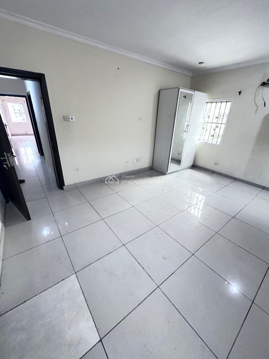 Newly Renovated Spacious 3bedroom Flat, Idado Road, Idado, Lekki, Lagos, Flat / Apartment for Rent