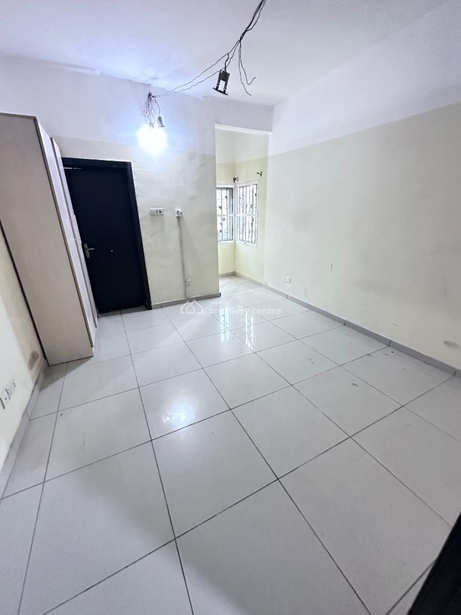 Newly Renovated Spacious 3bedroom Flat, Idado Road, Idado, Lekki, Lagos, Flat / Apartment for Rent