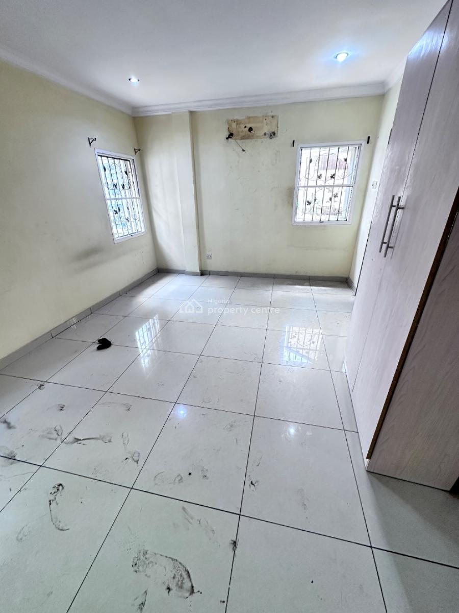 Newly Renovated Spacious 3bedroom Flat, Idado Road, Idado, Lekki, Lagos, Flat / Apartment for Rent