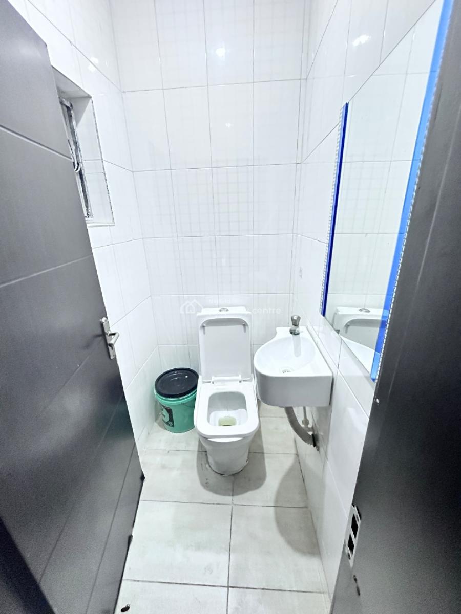 Newly Renovated Spacious 3bedroom Flat, Idado Road, Idado, Lekki, Lagos, Flat / Apartment for Rent