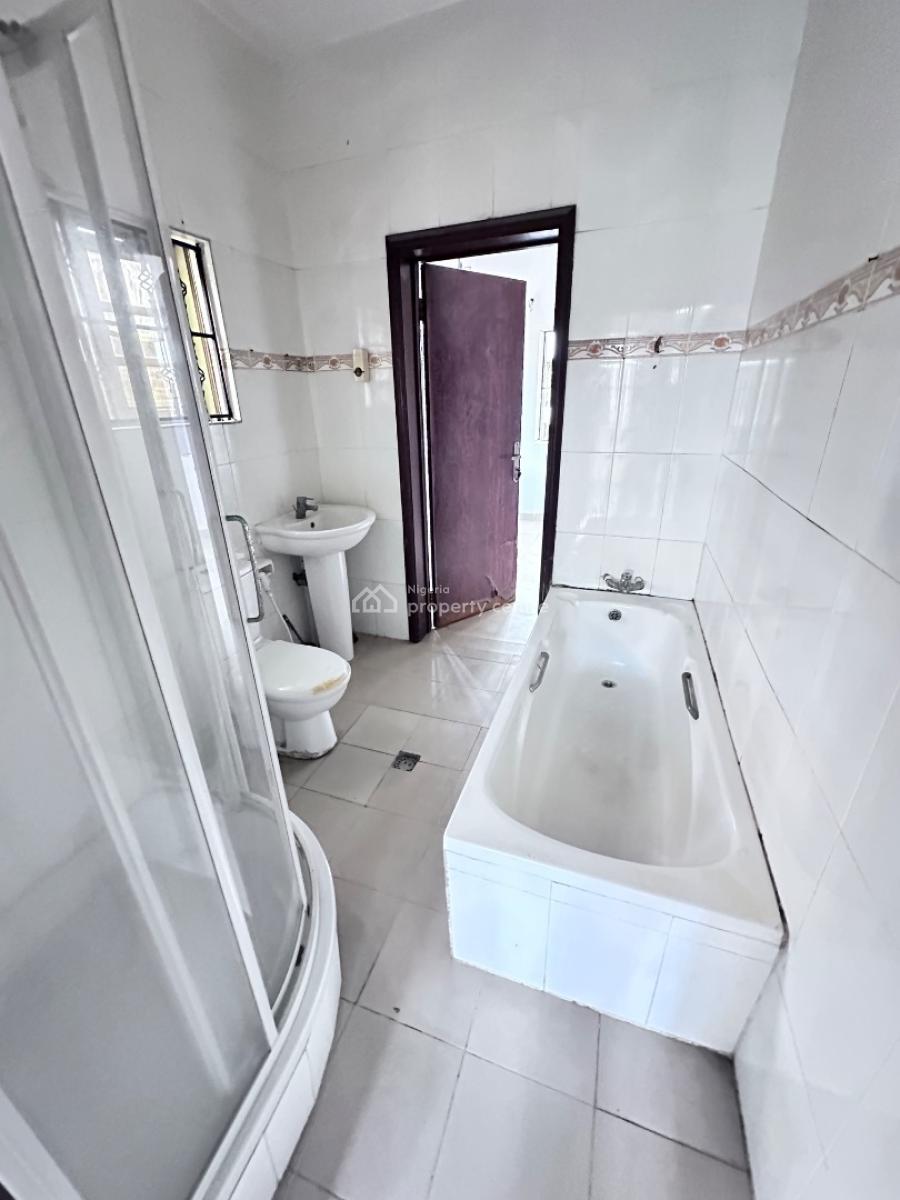 Newly Renovated of 3bedroom Flat Now Available, Gbolasalami, Agungi, Lekki, Lagos, Flat / Apartment for Rent