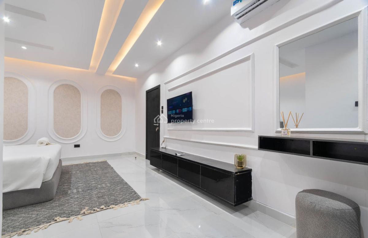 Tastefully Furnished 2-bedroom Apartment, Admiralty, Lekki Phase 1, Lekki, Lagos, Flat / Apartment Short Let